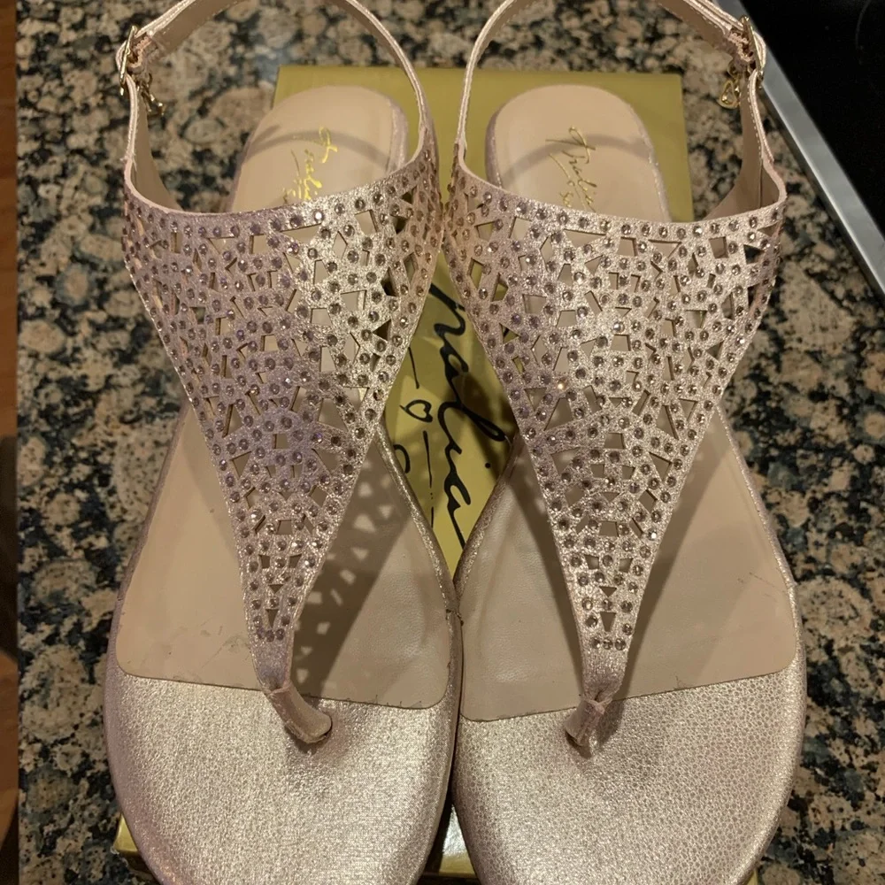 New! Thalia Sodi Rose Gold Ilyssa Open Toe Casual Slingback Sandals - Picture 5 of 9